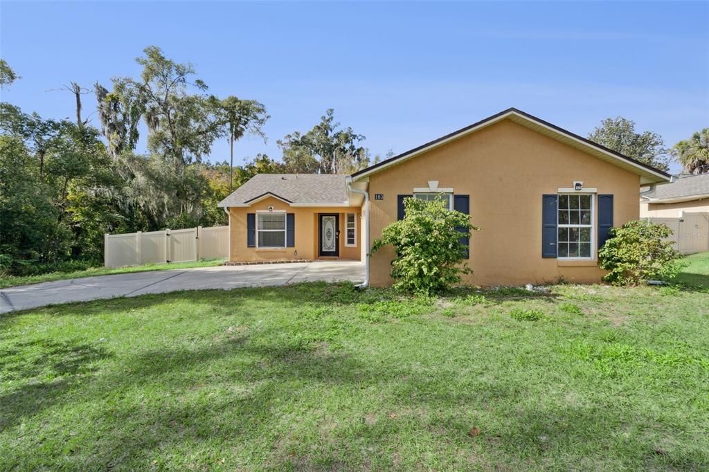 For Rent: $2,200 (3 beds, 2 baths, 1405 Square Feet)