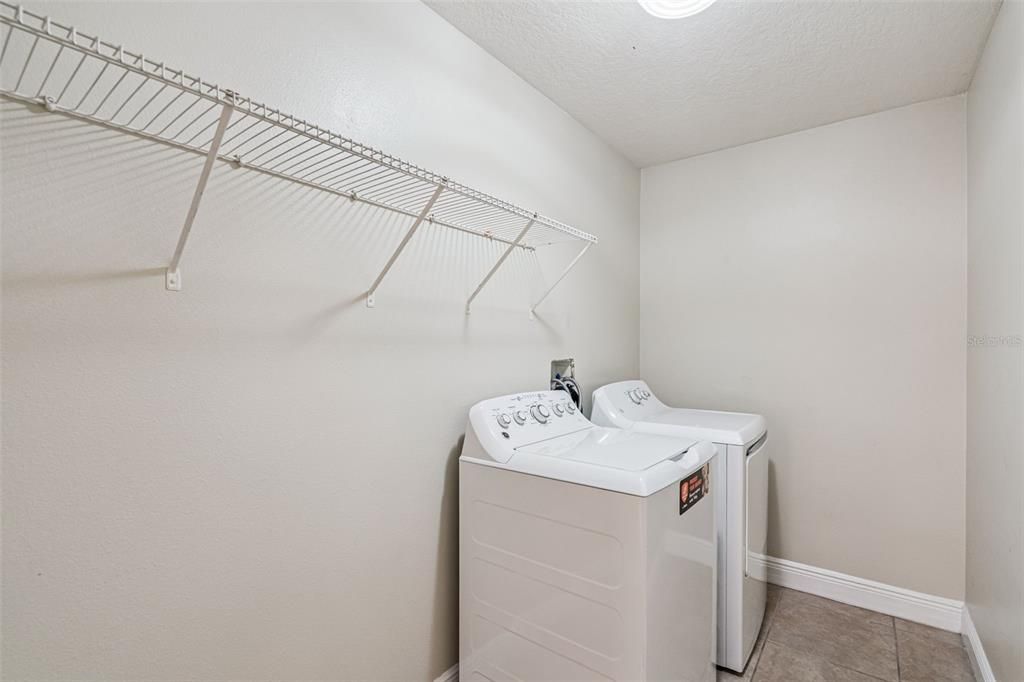 For Rent: $2,200 (3 beds, 2 baths, 1405 Square Feet)