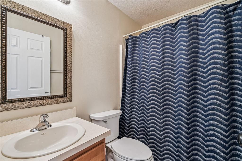 For Rent: $2,200 (3 beds, 2 baths, 1405 Square Feet)