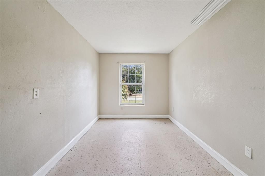 For Rent: $2,200 (3 beds, 2 baths, 1405 Square Feet)