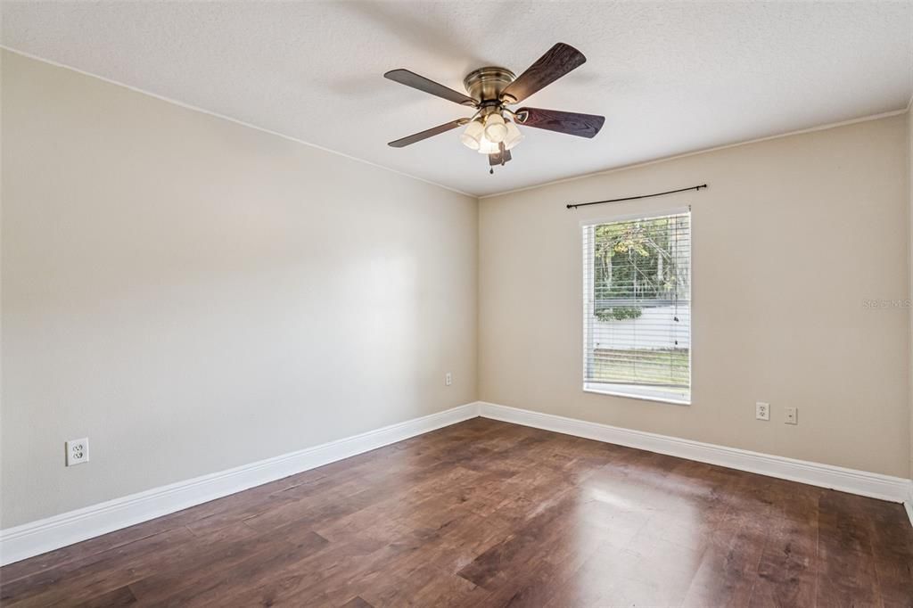 For Rent: $2,200 (3 beds, 2 baths, 1405 Square Feet)