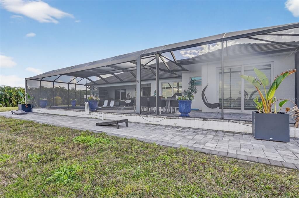 For Sale: $999,500 (3 beds, 3 baths, 2410 Square Feet)