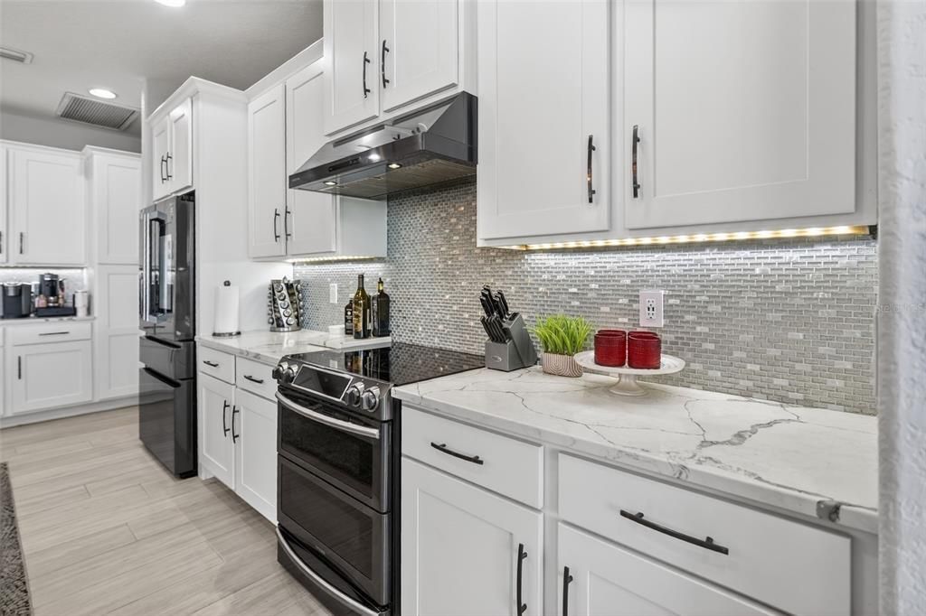 For Sale: $999,500 (3 beds, 3 baths, 2410 Square Feet)