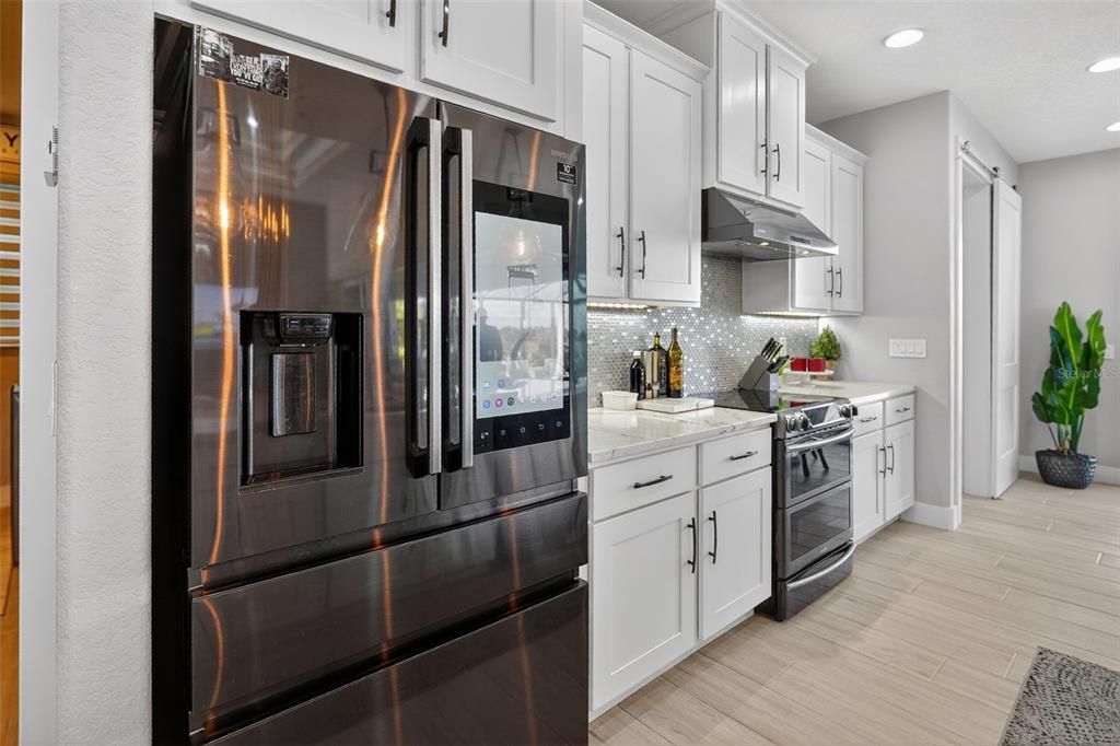 For Sale: $999,500 (3 beds, 3 baths, 2410 Square Feet)