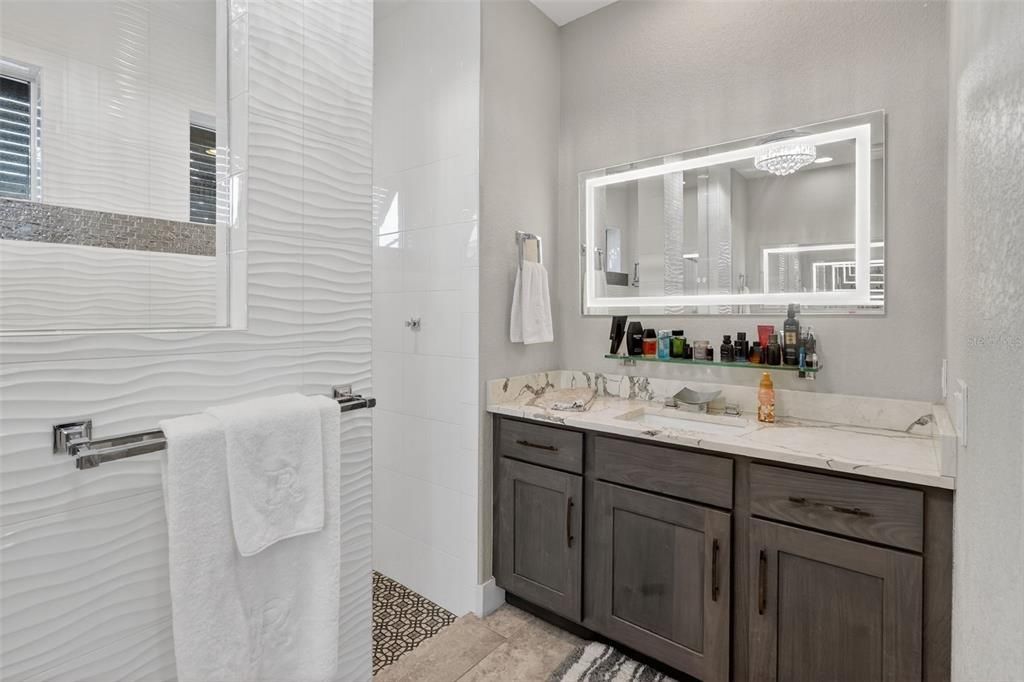 For Sale: $999,500 (3 beds, 3 baths, 2410 Square Feet)