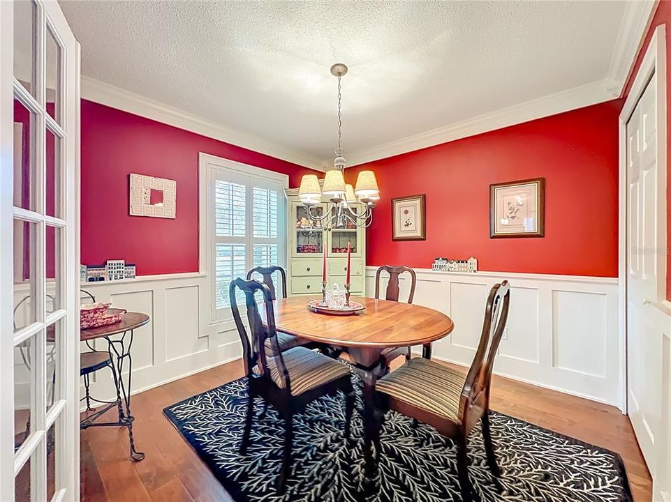 For Sale: $449,000 (3 beds, 2 baths, 1209 Square Feet)