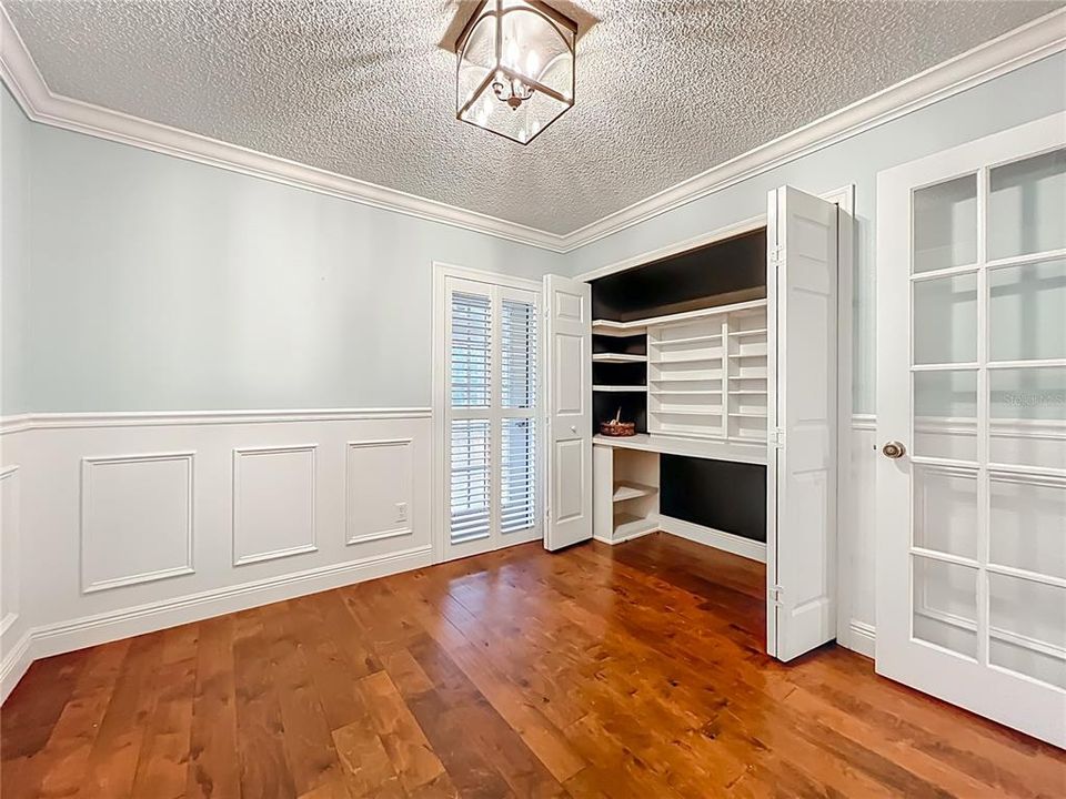 For Sale: $449,000 (3 beds, 2 baths, 1209 Square Feet)