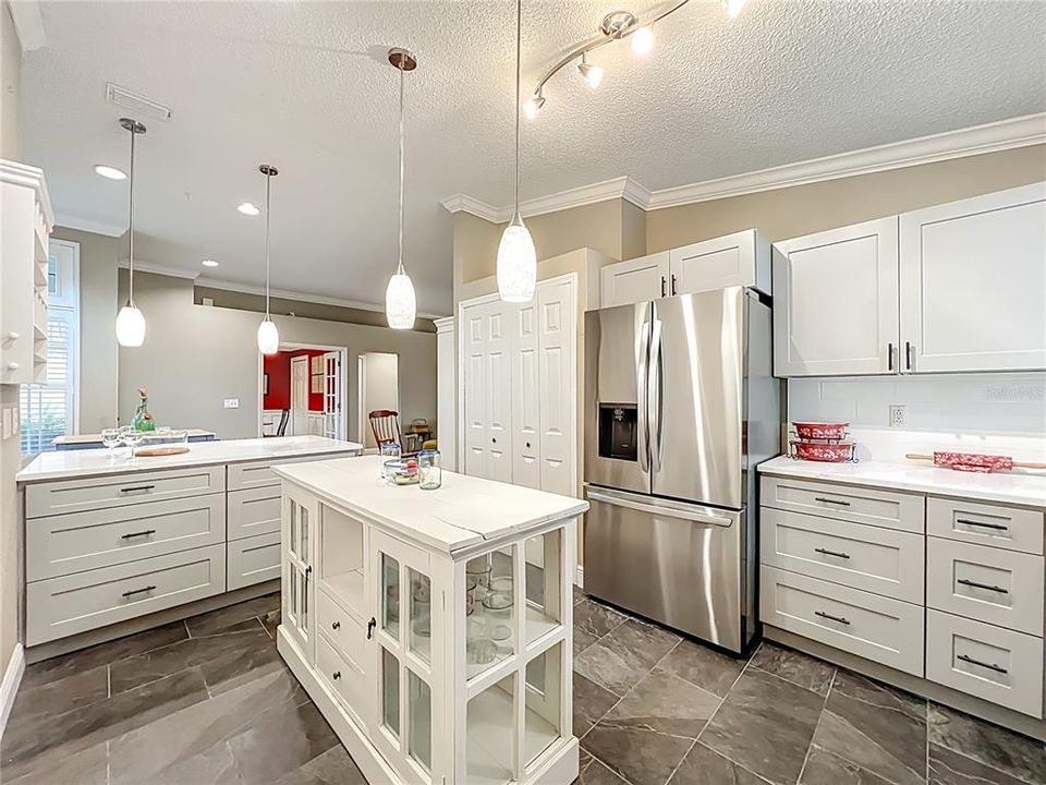 For Sale: $449,000 (3 beds, 2 baths, 1209 Square Feet)