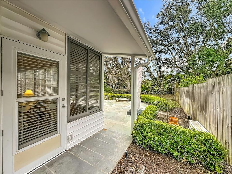 For Sale: $449,000 (3 beds, 2 baths, 1209 Square Feet)