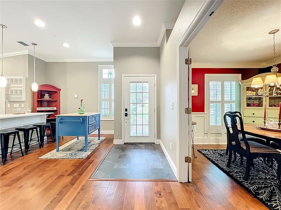 For Sale: $449,000 (3 beds, 2 baths, 1209 Square Feet)