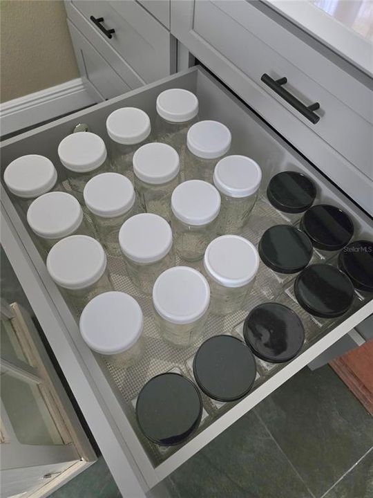 For Sale: $449,000 (3 beds, 2 baths, 1209 Square Feet)