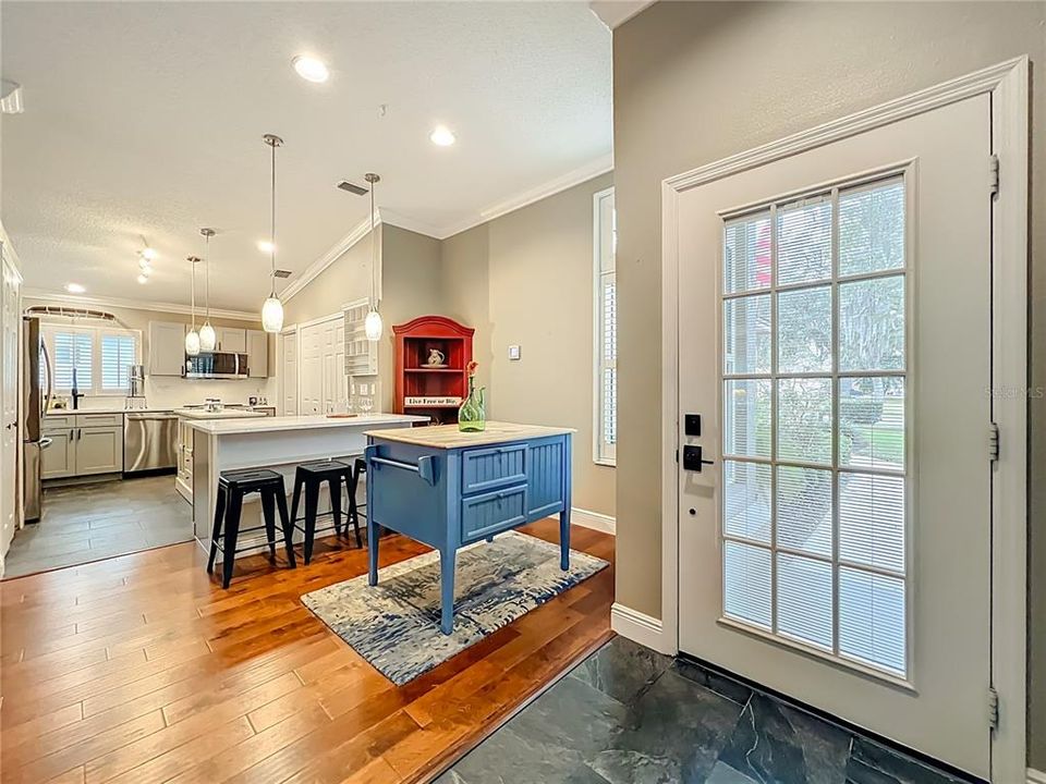 For Sale: $449,000 (3 beds, 2 baths, 1209 Square Feet)