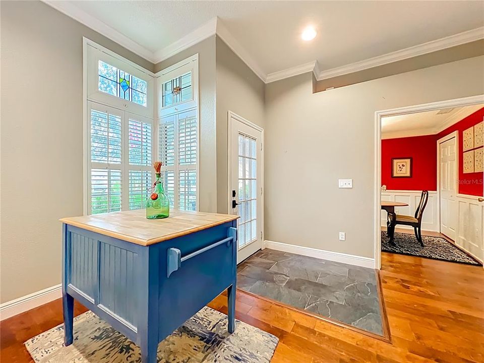 For Sale: $449,000 (3 beds, 2 baths, 1209 Square Feet)