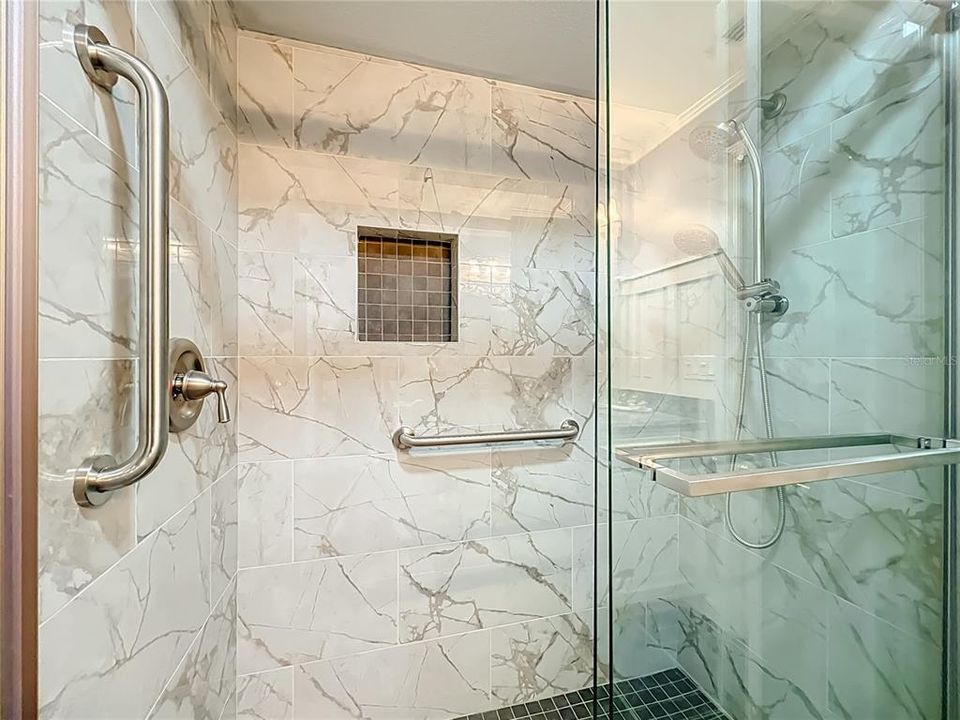 For Sale: $449,000 (3 beds, 2 baths, 1209 Square Feet)