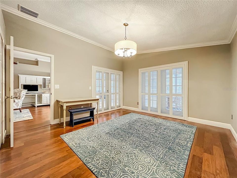 For Sale: $449,000 (3 beds, 2 baths, 1209 Square Feet)