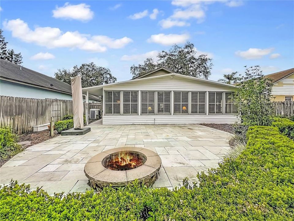 For Sale: $449,000 (3 beds, 2 baths, 1209 Square Feet)