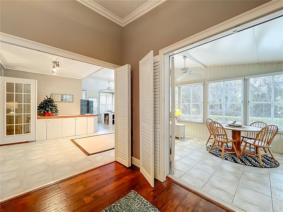 For Sale: $449,000 (3 beds, 2 baths, 1209 Square Feet)