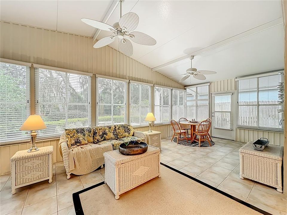 For Sale: $449,000 (3 beds, 2 baths, 1209 Square Feet)