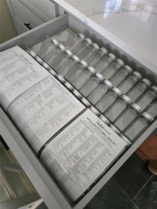 For Sale: $449,000 (3 beds, 2 baths, 1209 Square Feet)