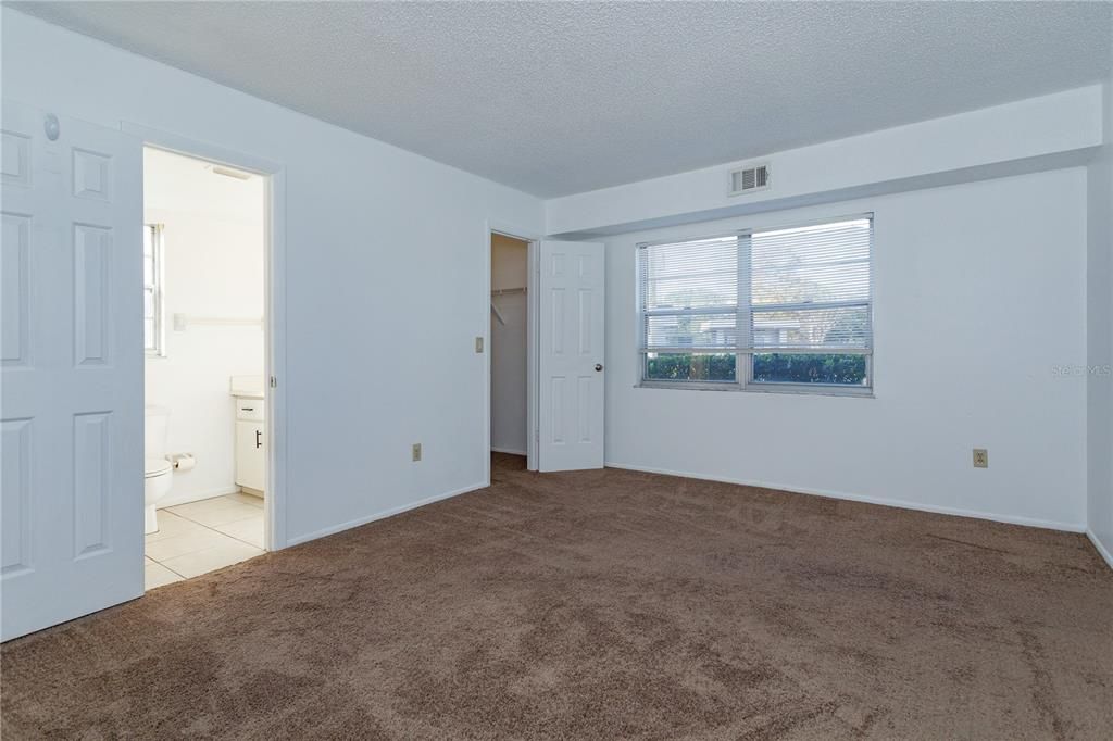 На продажу: $215,000 (2 спален, 2 ванн, 918 Квадратных фут)