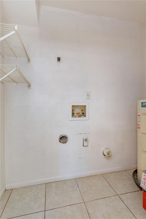 На продажу: $215,000 (2 спален, 2 ванн, 918 Квадратных фут)