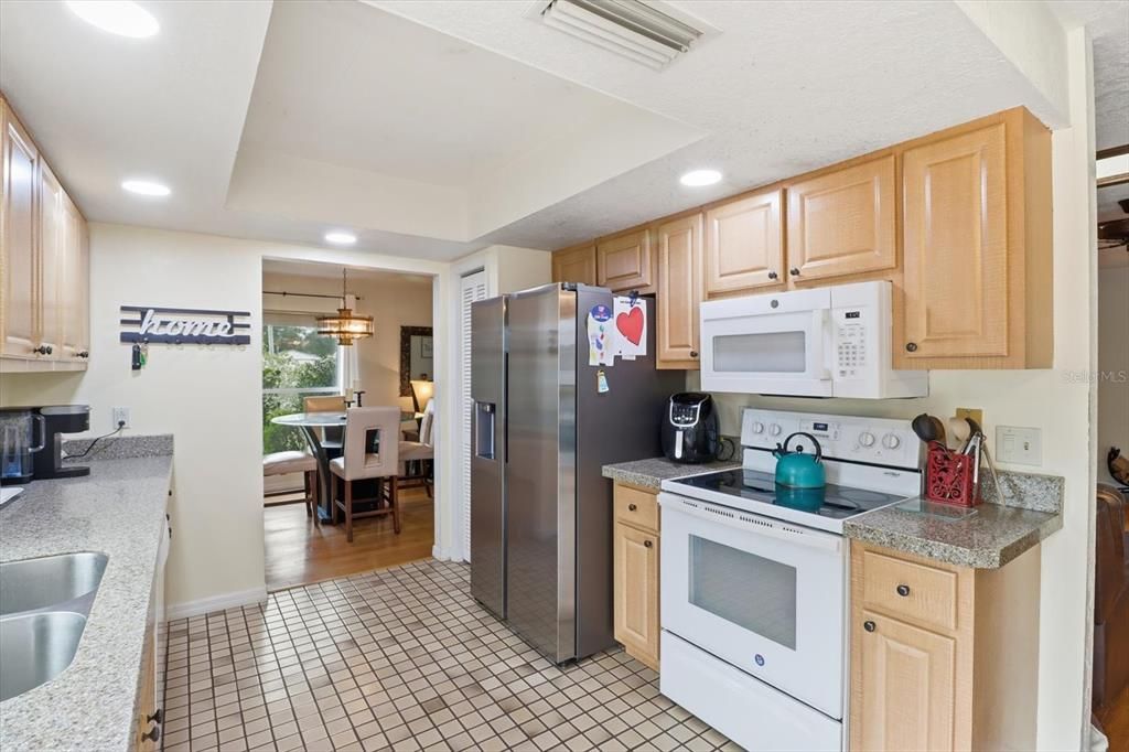 En Venta: $325,000 (3 camas, 2 baños, 1806 Pies cuadrados)