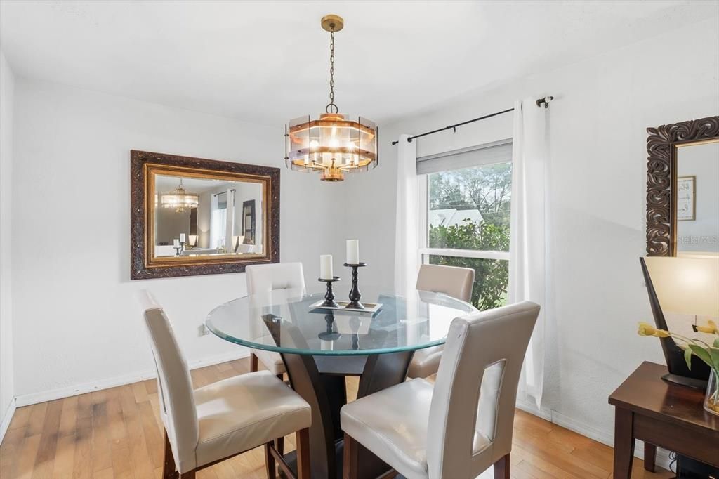 En Venta: $325,000 (3 camas, 2 baños, 1806 Pies cuadrados)