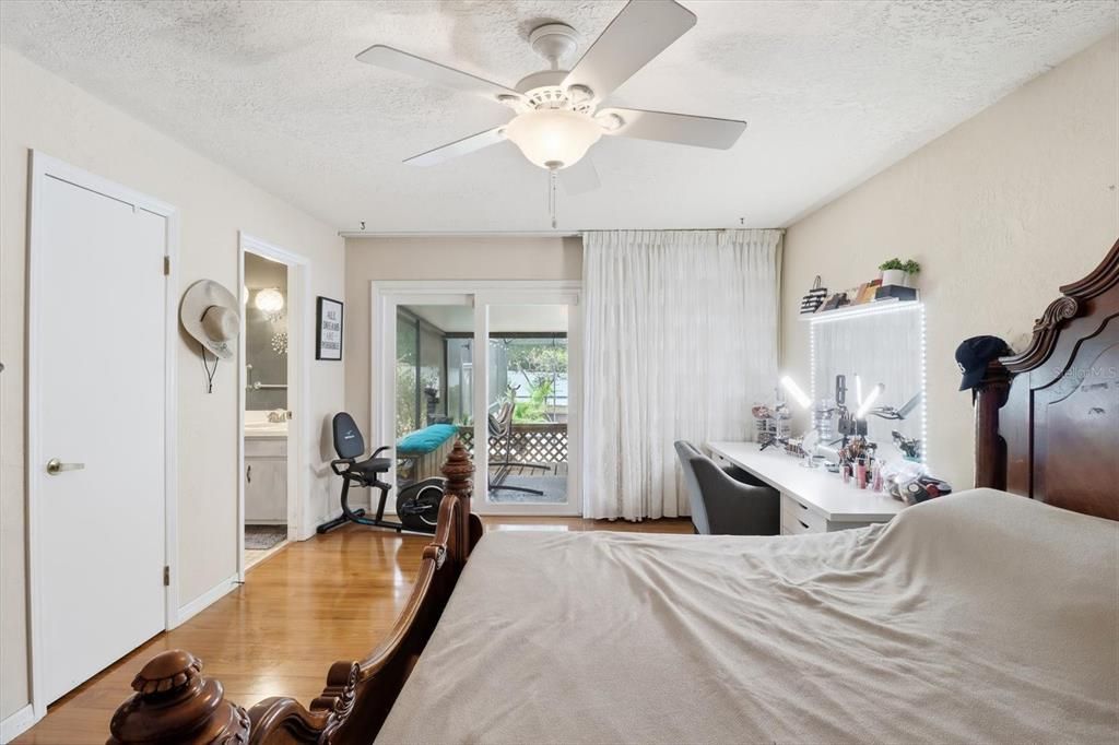 En Venta: $325,000 (3 camas, 2 baños, 1806 Pies cuadrados)