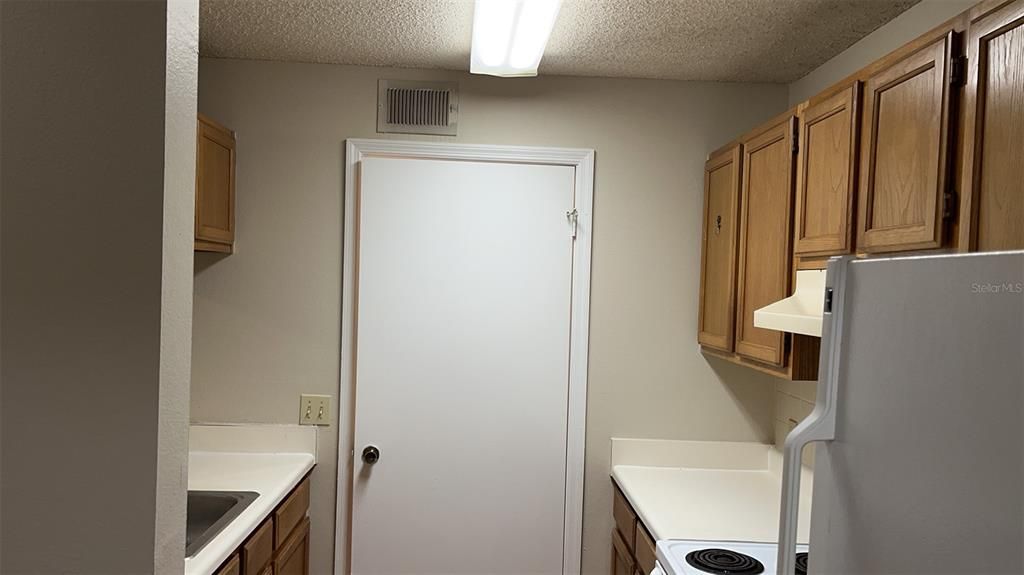 待售: $139,800 (1 贝兹, 1 浴室, 708 平方英尺)