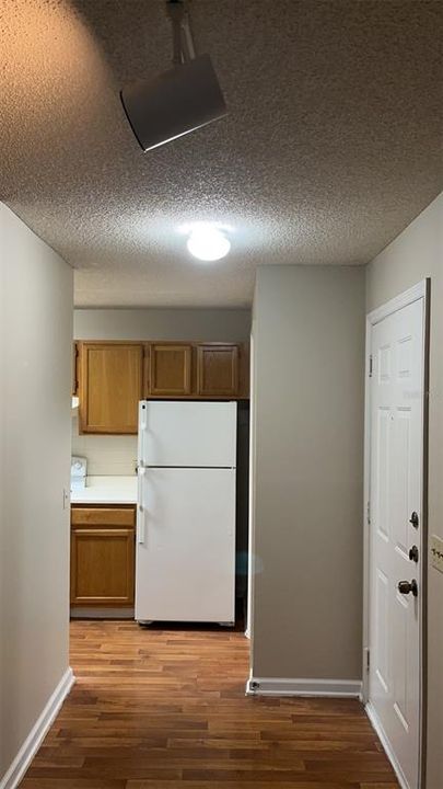 待售: $139,800 (1 贝兹, 1 浴室, 708 平方英尺)