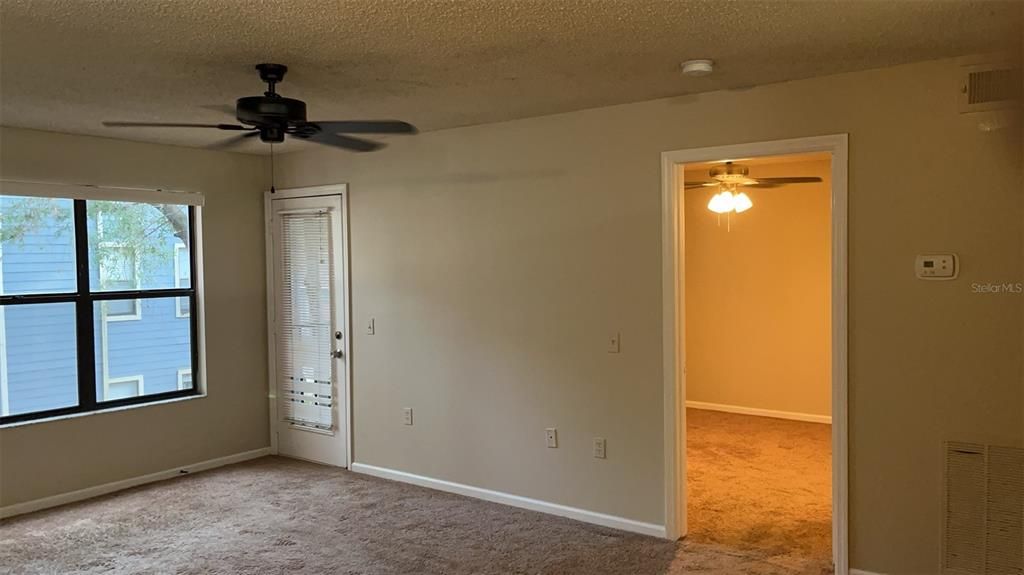 待售: $139,800 (1 贝兹, 1 浴室, 708 平方英尺)