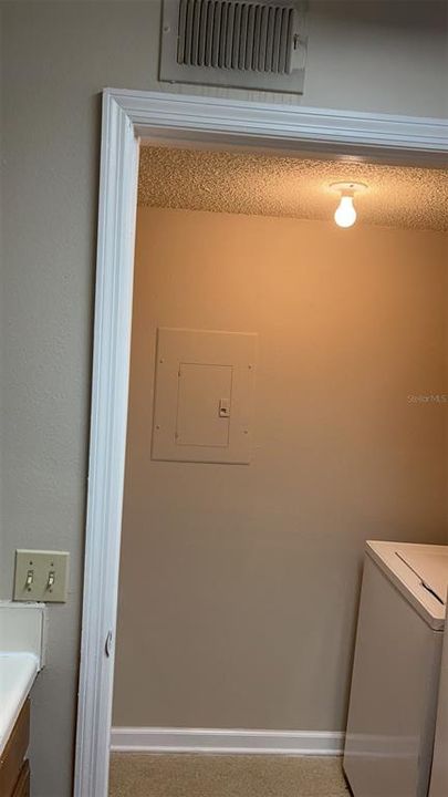 待售: $139,800 (1 贝兹, 1 浴室, 708 平方英尺)