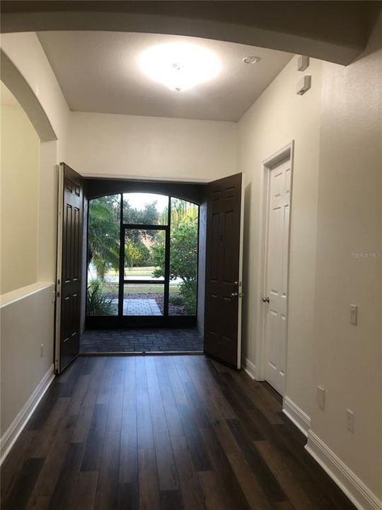 For Sale: $550,000 (4 beds, 3 baths, 2604 Square Feet)