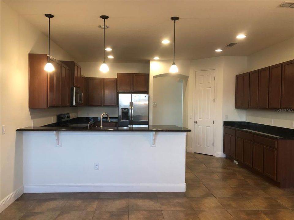 For Sale: $550,000 (4 beds, 3 baths, 2604 Square Feet)