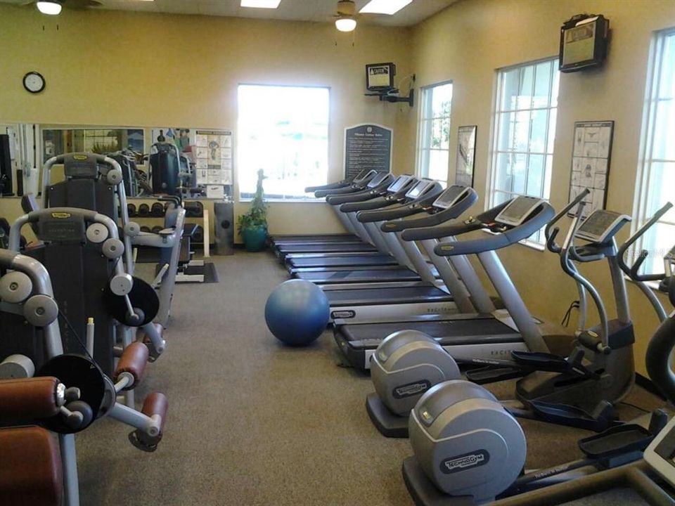 For Sale: $550,000 (4 beds, 3 baths, 2604 Square Feet)