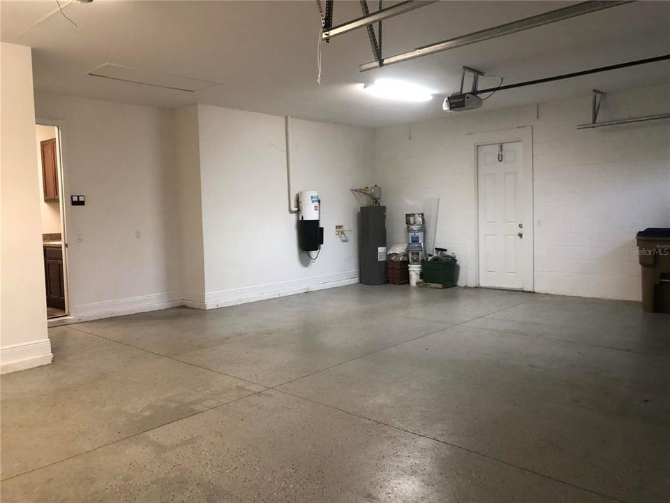 For Sale: $550,000 (4 beds, 3 baths, 2604 Square Feet)