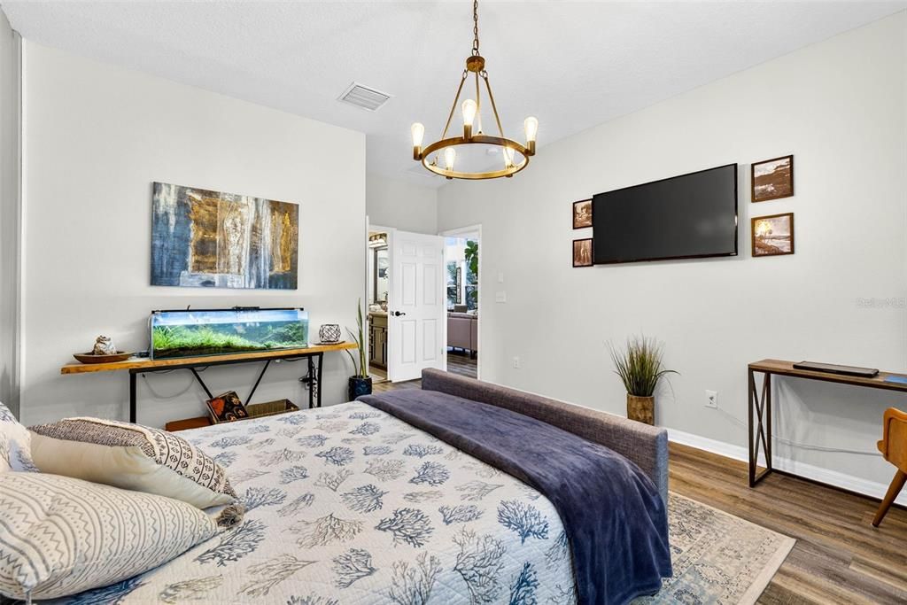 For Sale: $479,000 (4 beds, 3 baths, 2333 Square Feet)