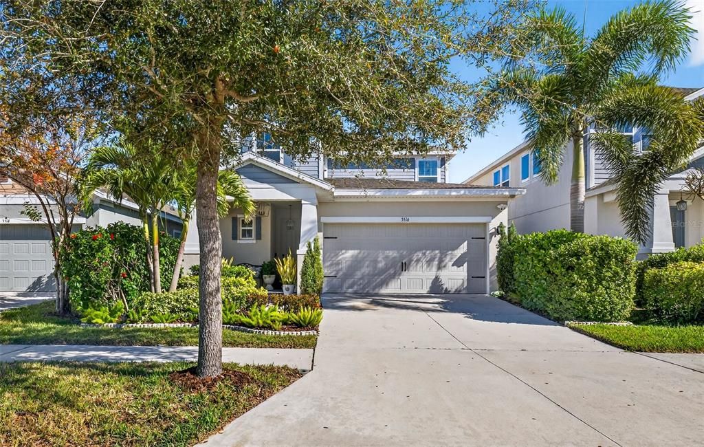 For Sale: $479,000 (4 beds, 3 baths, 2333 Square Feet)