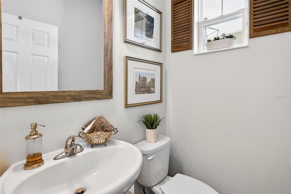 For Sale: $479,000 (4 beds, 3 baths, 2333 Square Feet)