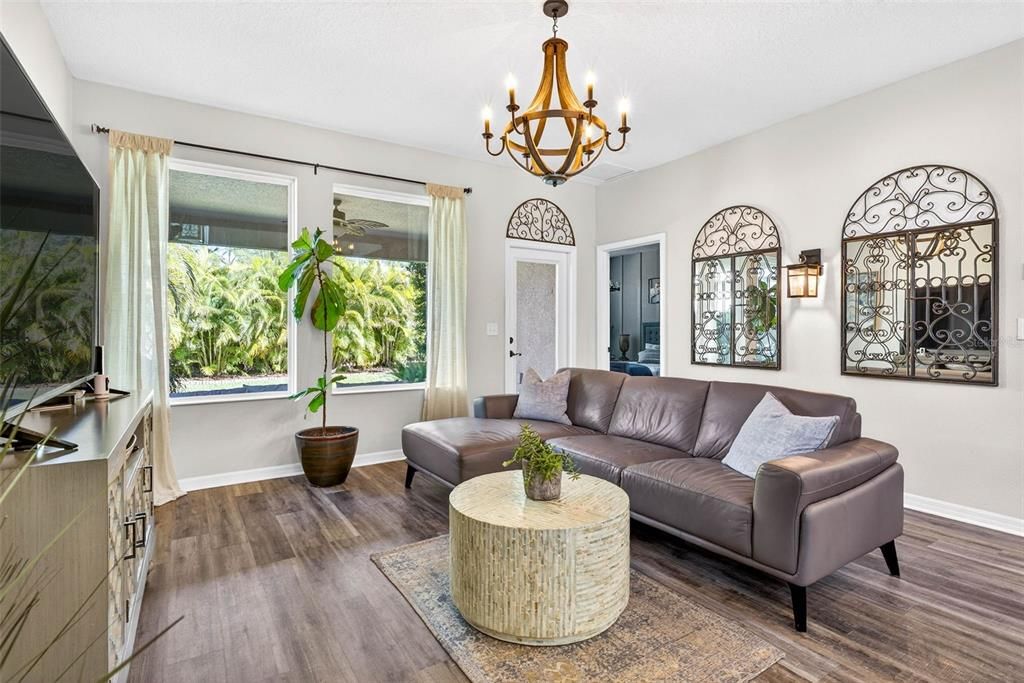 For Sale: $479,000 (4 beds, 3 baths, 2333 Square Feet)