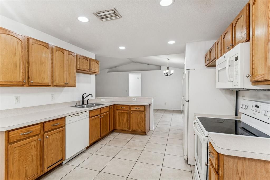 En Venta: $262,900 (3 camas, 2 baños, 1380 Pies cuadrados)