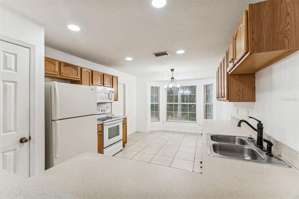 En Venta: $262,900 (3 camas, 2 baños, 1380 Pies cuadrados)