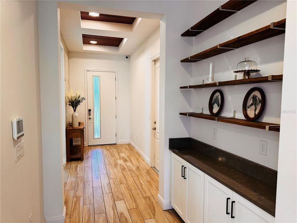 出租: $5,200 (4 贝兹, 3 浴室, 2267 平方英尺)