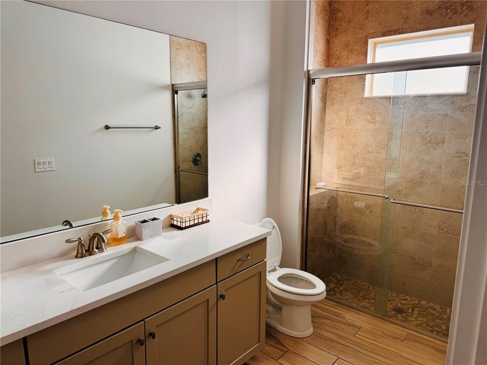 出租: $5,200 (4 贝兹, 3 浴室, 2267 平方英尺)