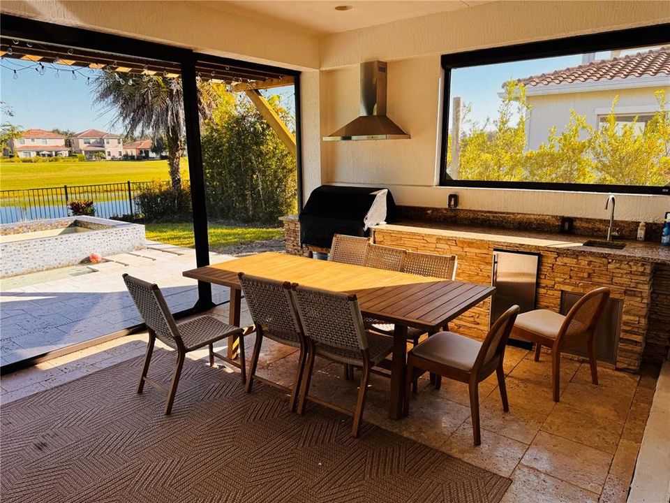 出租: $5,200 (4 贝兹, 3 浴室, 2267 平方英尺)