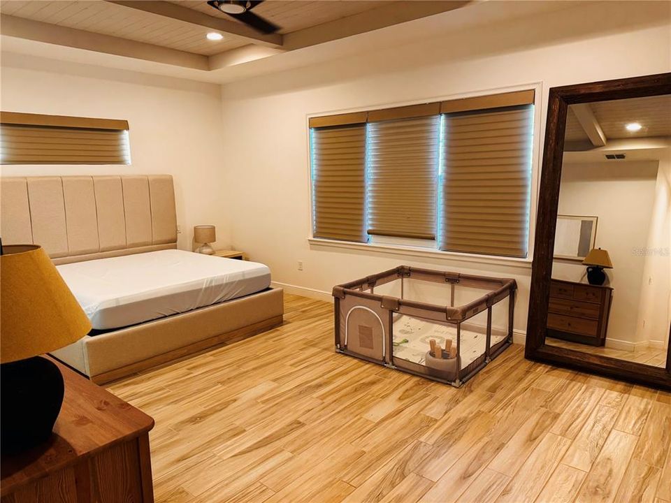 出租: $5,200 (4 贝兹, 3 浴室, 2267 平方英尺)