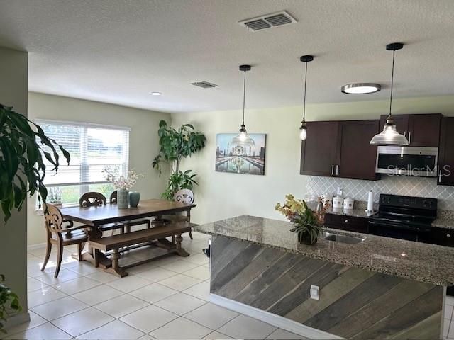 待售: $464,700 (4 贝兹, 2 浴室, 2339 平方英尺)