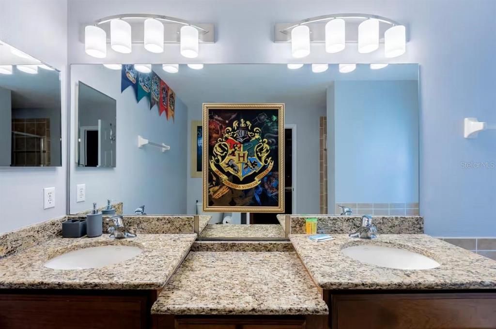 待售: $349,999 (4 贝兹, 2 浴室, 1862 平方英尺)