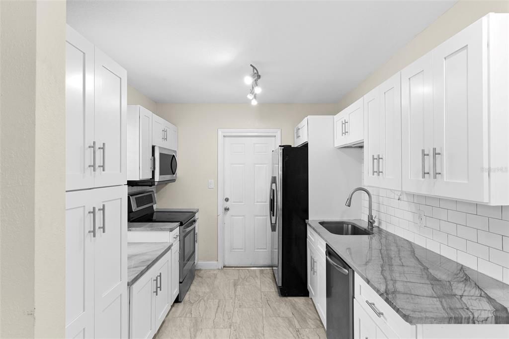 En Venta: $300,000 (3 camas, 1 baños, 1020 Pies cuadrados)