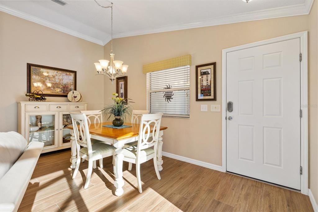 待售: $299,000 (2 贝兹, 2 浴室, 1156 平方英尺)